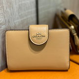 COACH MEDIUM CORNER ZIP WALLET - CR791 TAN