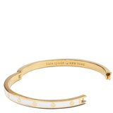 KATE SPADE SPOT THE SPADE ENAMEL HINGED BANGLE BRACELET IN WHITE O0RU2565