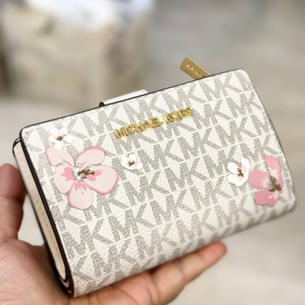 MICHAEL KORS JET SET MEDIUM FLORAL EMBELLISHED SIGNATURE LOGO BI-FOLD WALLET LT CRM MULTI 35S4GTVF8I