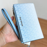 MICHAEL KORS WOMEN'S JET SET LARGE OMBRÉ SIGNATURE LOGO WRISTLET 35R5STVW3V LIGHT SKY / LT SKY